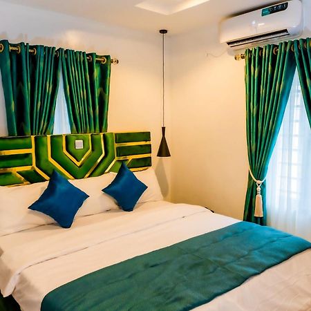 El Elyon Hotel And Suites Лагос Экстерьер фото