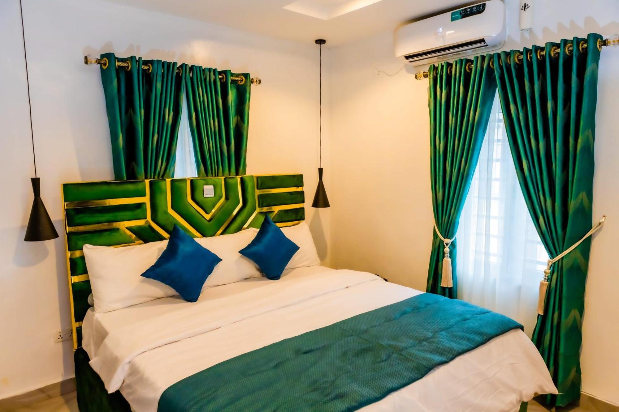 El Elyon Hotel And Suites Лагос Экстерьер фото