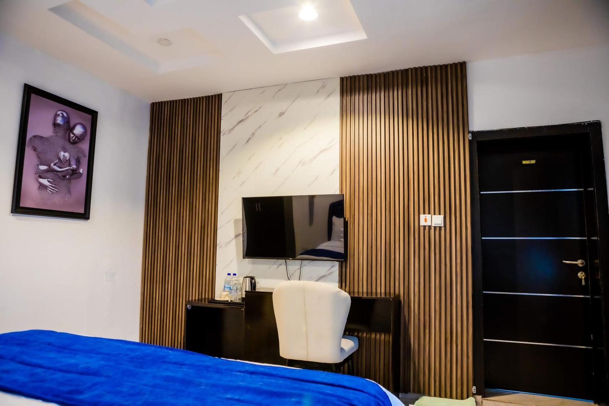 El Elyon Hotel And Suites Лагос Экстерьер фото